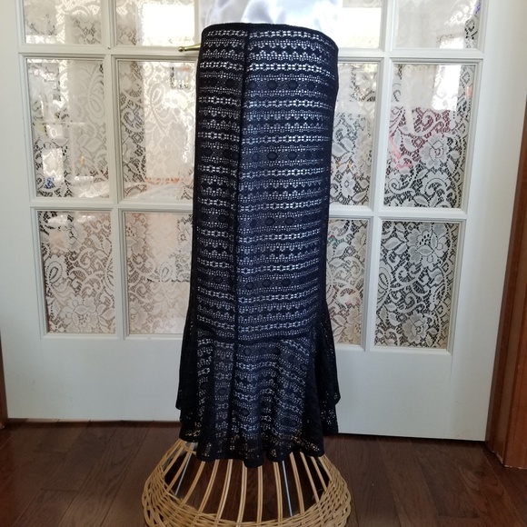 Pencil Silhoutte Black Skirt Peekaboo with Flared Hem - Picture 5 of 9